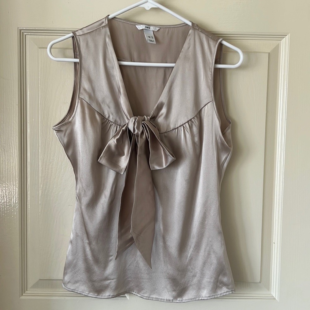 H&M bow silk sleeveless blouse